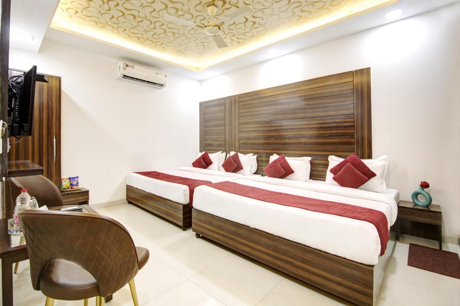 Hotel Devrana Delhi Airport Ню Делхи Екстериор снимка