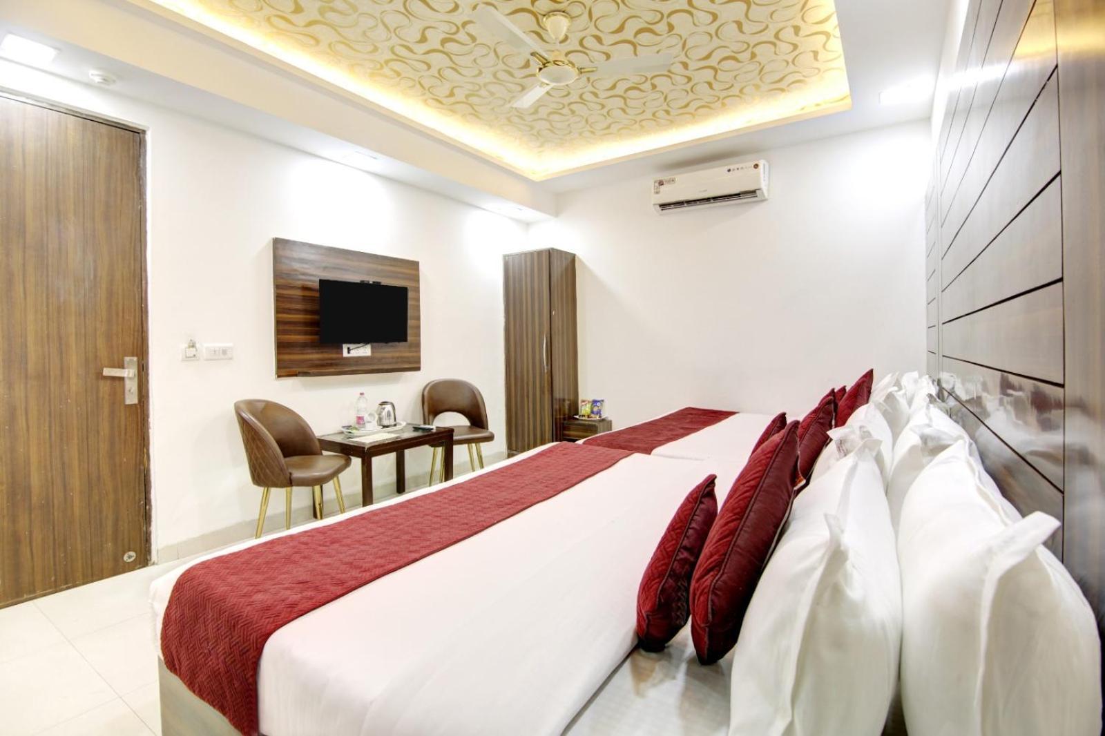 Hotel Devrana Delhi Airport Ню Делхи Екстериор снимка