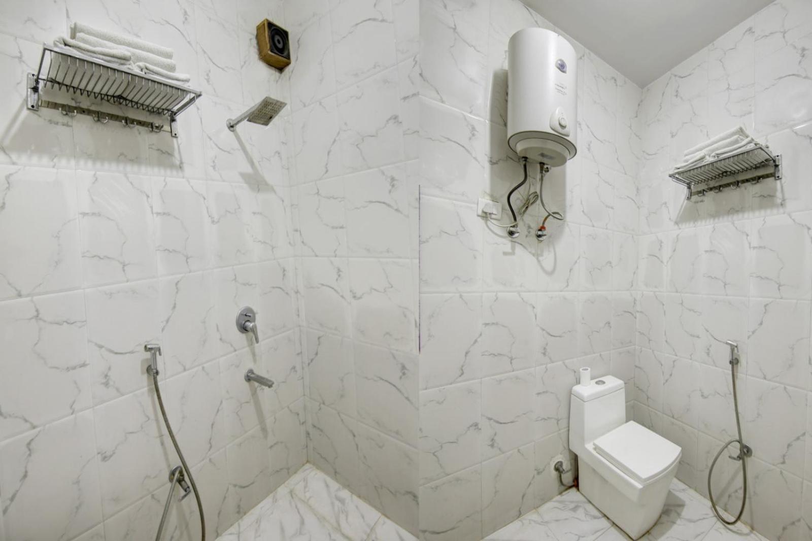 Hotel Devrana Delhi Airport Ню Делхи Екстериор снимка